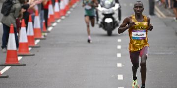 Commonwealth Games: Victory for Victor Kiplangat in marathon