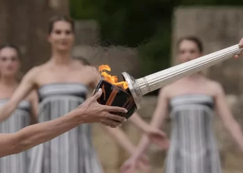 Olympic Flame Arrives in France, Embarking on Journey Through Iconic Landmarks