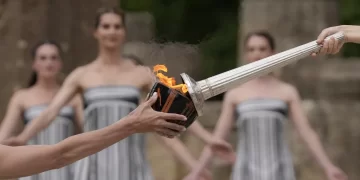 Olympic Flame Arrives in France, Embarking on Journey Through Iconic Landmarks