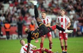 Nigerian Striker Osimhen Makes History with Stunning Overhead Kick