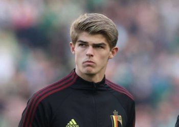 Arsenal and Tottenham Battle for Atalanta’s De Ketelaere