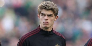 Arsenal and Tottenham Battle for Atalanta’s De Ketelaere