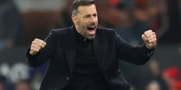 Scholes Backs Van Nistelrooy for Managerial Role After United Stint