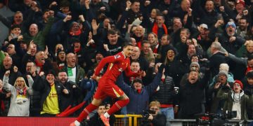 Liverpool Surge Ahead as Manchester City Stumble in Premier League