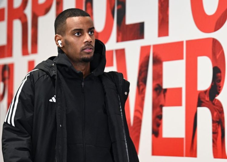 Isak Injury Casts Shadow Over Newcastle’s Cup Final Preparations After Liverpool Loss