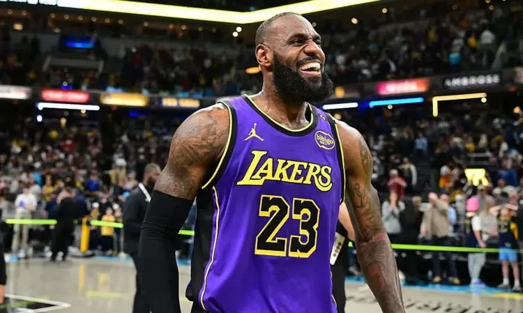 LeBron James Delivers Late Winner as Lakers Break Losing Streak