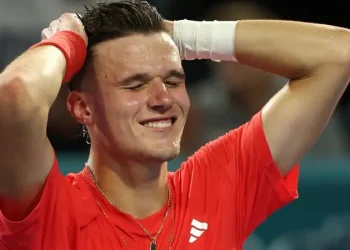 Teenage Sensation Jakub Mensik Stuns Djokovic to Claim Miami Open Title