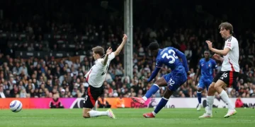 Late Goals Propel Chelsea to Dramatic Derby Win Over Fulham