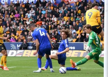 Wolves Thrash Leicester for Sixth Straight Win