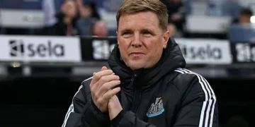 Newcastle Manager Howe Returns to Work After Pneumonia
