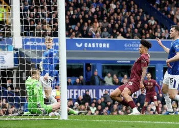 Late Drama Keeps Manchester City on Champions League Course