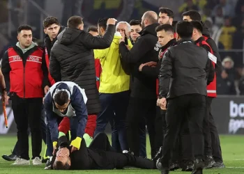 Mourinho and Buruk Clash Sparks Controversy in Fiery Turkish Cup Derby