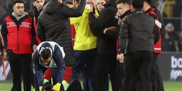 Mourinho and Buruk Clash Sparks Controversy in Fiery Turkish Cup Derby