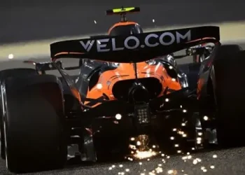 Oscar Piastri Tops Practice As McLaren Dominates Bahrain Grand Prix Opening Day