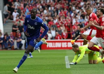 Doucoure’s Late Strike Stuns Forest as Everton Secure Dramatic Win