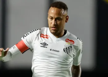Neymar Forced Off in Tears During 100th Santos Appearance