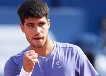 Alcaraz Marches into Barcelona Open Semi-Finals Amid High Drama