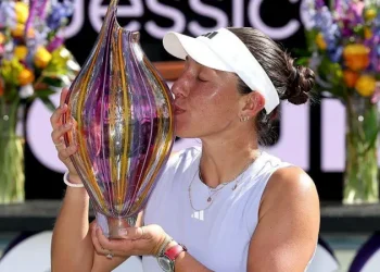 Pegula Triumphs in Charleston with Stunning Comeback Win