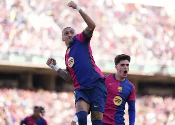 Raphinha’s Late Penalty Secures Stunning Comeback for Barcelona