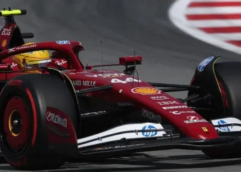 Hamilton Blasts New F1 Flexi-Wing Rule as “Waste of Money”