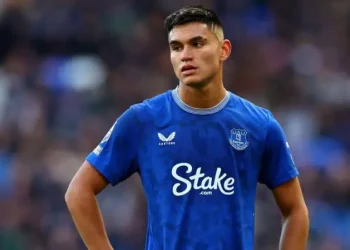 Everton Finalize Permanent Move for Midfielder Carlos Alcaraz