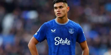 Everton Finalize Permanent Move for Midfielder Carlos Alcaraz