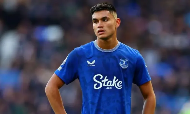 Everton Finalize Permanent Move for Midfielder Carlos Alcaraz