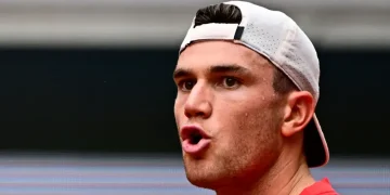 Draper Advances at French Open, Outclasses Fonseca