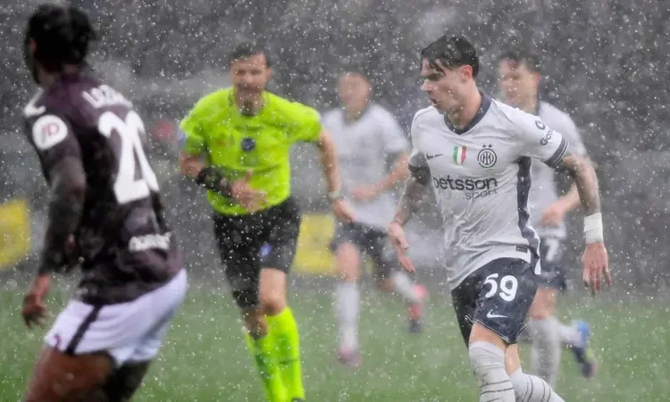 Inter Close Gap on Napoli After Rain-Hit Victory