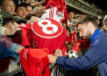 Fernandes Considers Shock Man Utd Exit