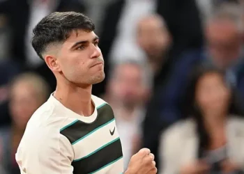 Alcaraz Through, Ruud Out at French Open