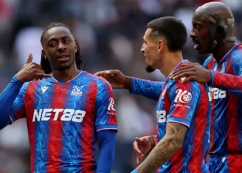 Eze Fires Palace to Victory as Spurs Stumble