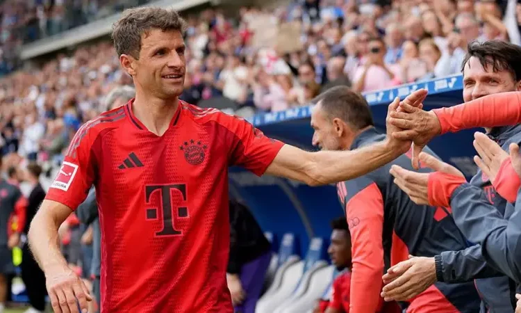 Muller Bows Out as Bayern Cruise to Victory