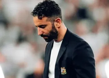 Amorim to Offer On-Pitch Apology to Manchester United Fans