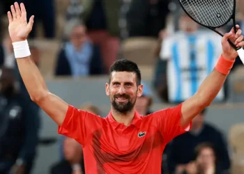 Djokovic Begins French Open Title Quest with Strong Start