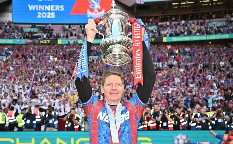 Glasner Urges Palace to “Go for Every Single One” After Historic FA Cup Win