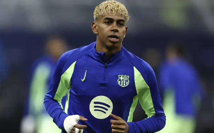 El Clasico Showdown: Barca Aim to Clinch LaLiga Title Against Real Madrid