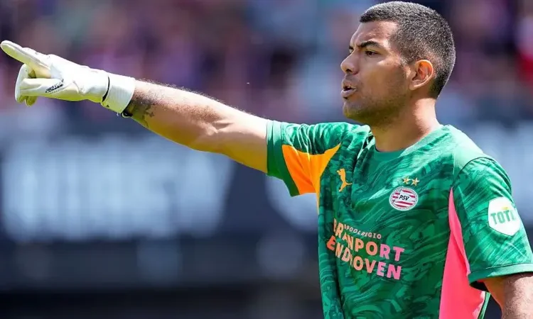 Crystal Palace Sign Goalkeeper Walter Benitez