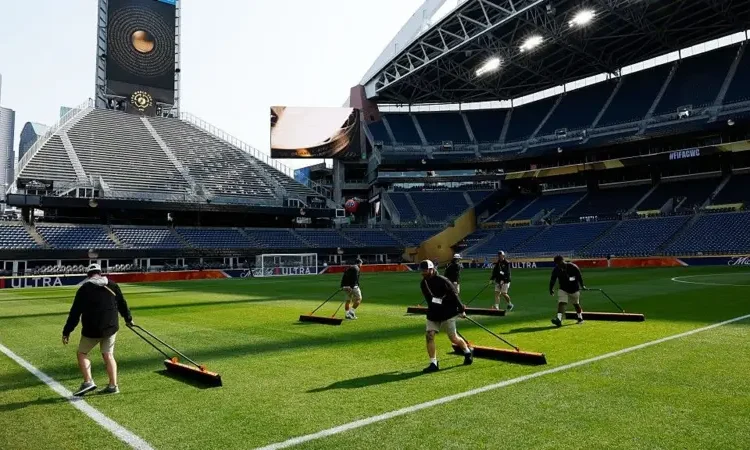 Club World Cup Plagued by Pitch Problems and Heat