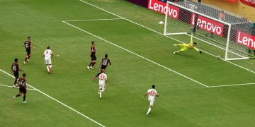 Kane’s Double Propels Bayern Past Flamengo in Club World Cup