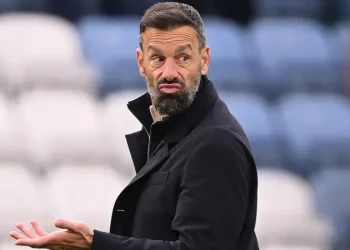 Leicester City Sack Manager Ruud van Nistelrooy