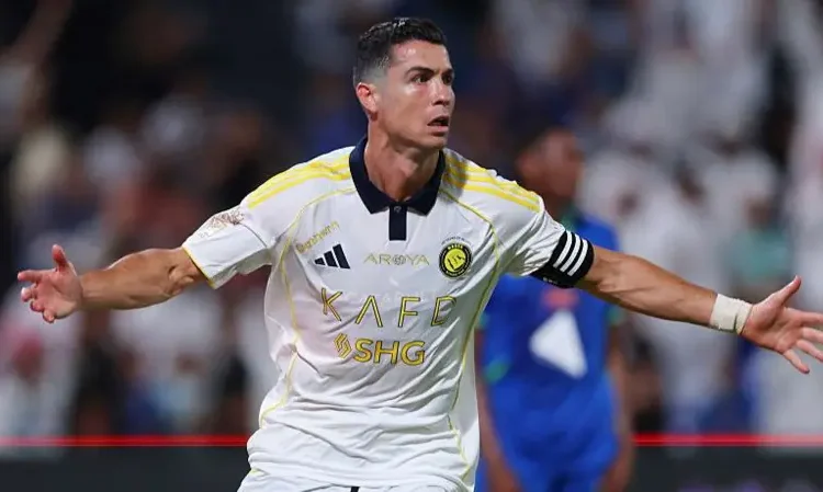 Ronaldo Hints at Al-Nassr Stay, Dispelling Exit Talk