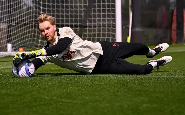 Brentford Near £18M Deal for Liverpool Keeper Caoimhin Kelleher