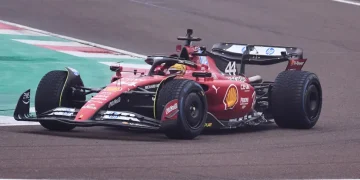 Hamilton Hails “Mega Progress” as Ferrari Overtakes Mercedes