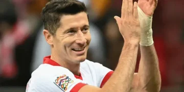 Lewandowski Ends Exile, Returns to Poland Squad Under New Coach