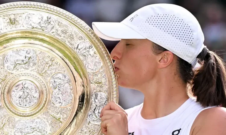 Swiatek Achieves Historic Wimbledon Victory with Dominant Double Bagel
