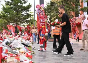 Manchester United Pay Tribute to Jota and Silva at Anfield
