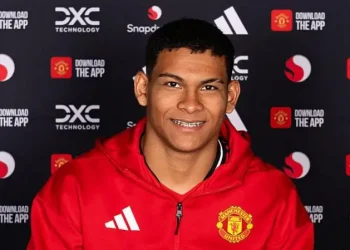 Manchester United Sign Paraguayan Teen Sensation Diego Leon