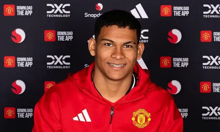 Manchester United Sign Paraguayan Teen Sensation Diego Leon