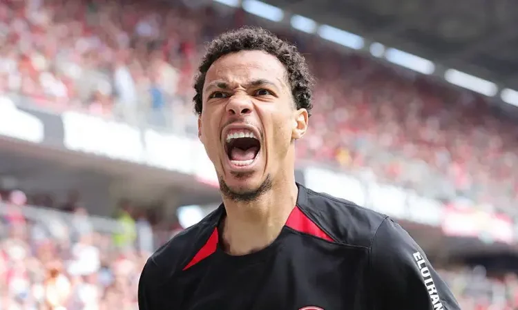 Newcastle Pursue Record-Breaking Deal for Frankfurt Star Ekitike